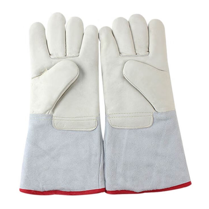 Low temperature protective gloves